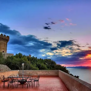 https://castello-di-populonia-villa-a-mare.it-tuscanyhotel.com